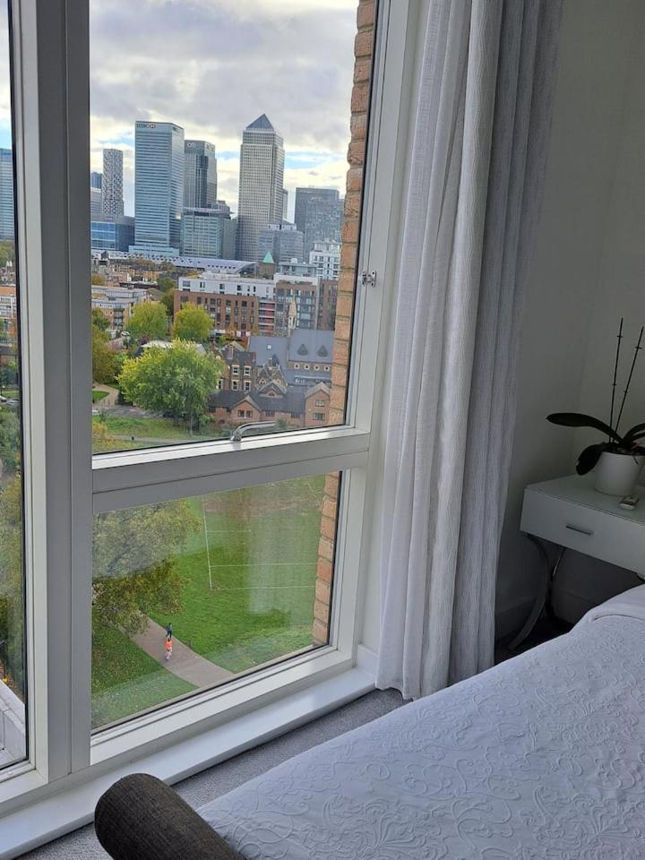 Cozy Double Room With Large En Suite Near Canary Wharf London With Amazing Views In A Shared Apartment Exterior foto