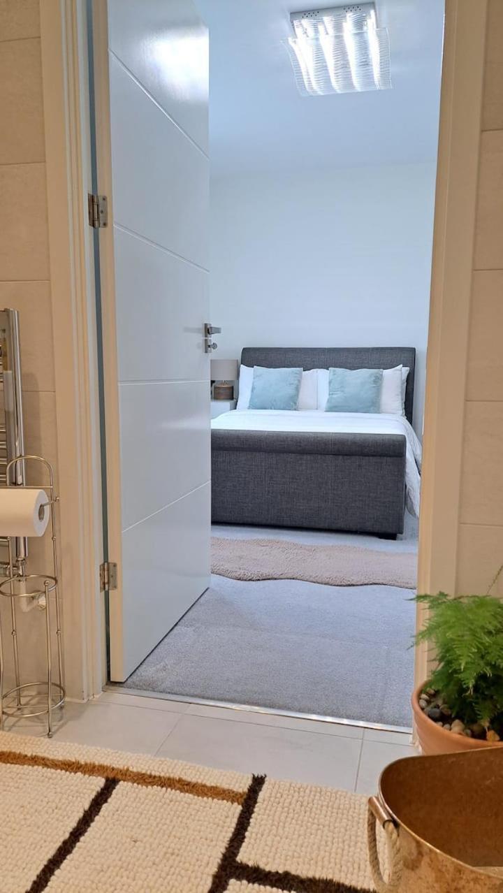 Cozy Double Room With Large En Suite Near Canary Wharf London With Amazing Views In A Shared Apartment Exterior foto